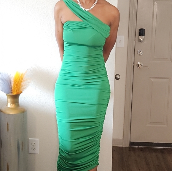 Treasured Kelly Green Dress - Picture 2 of 5